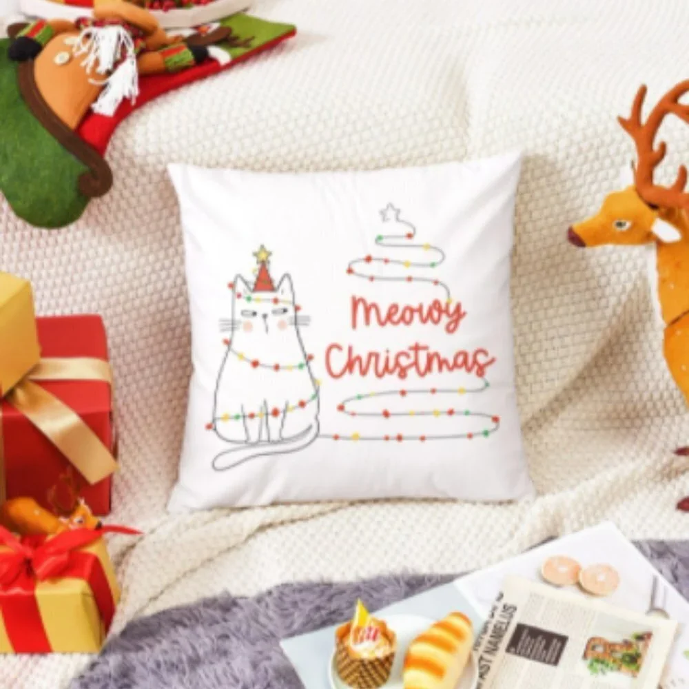 🎄New🎄 Meowy Christmas Cushion Cover